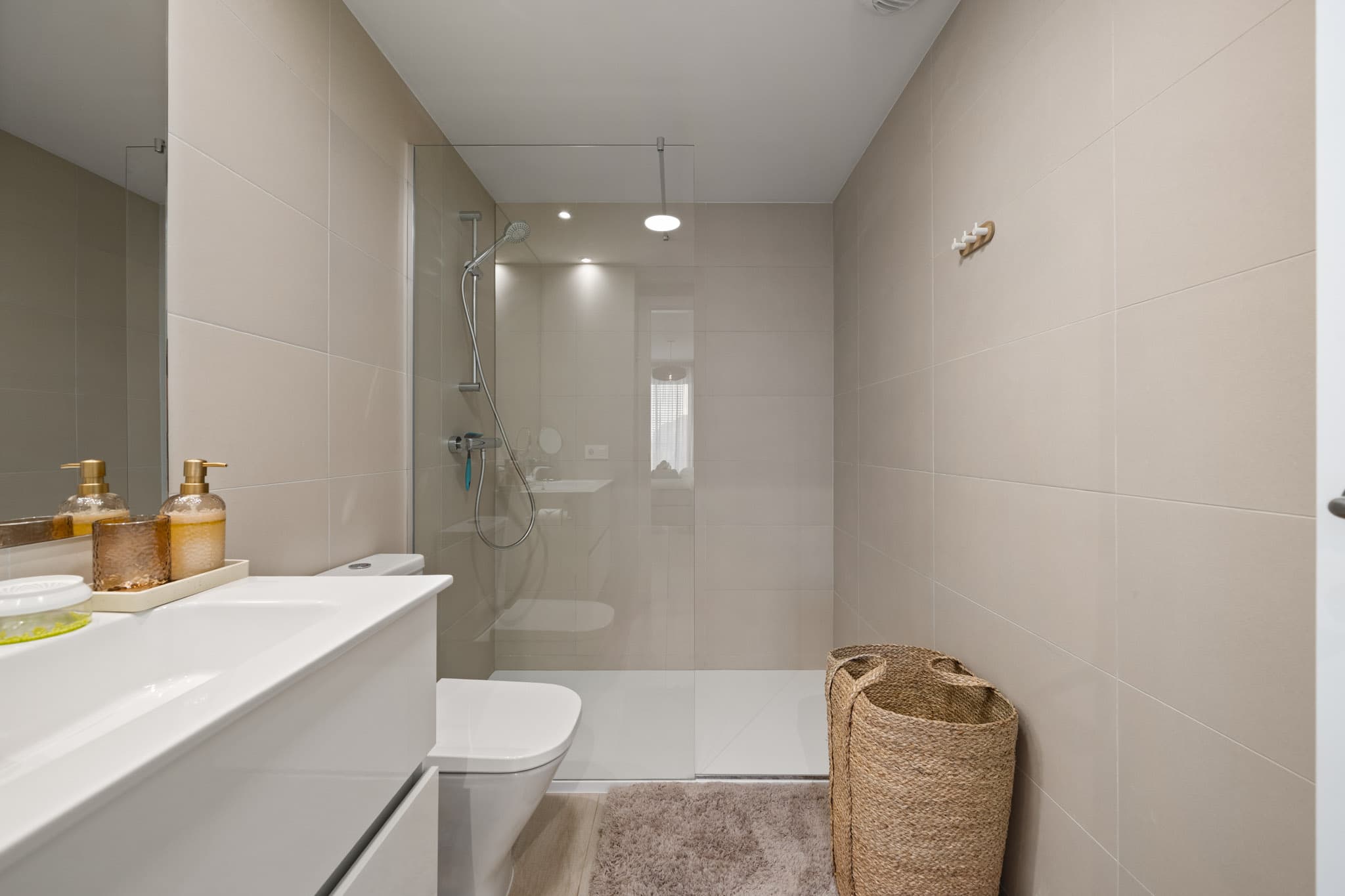En-suite bathroom with walk-in shower